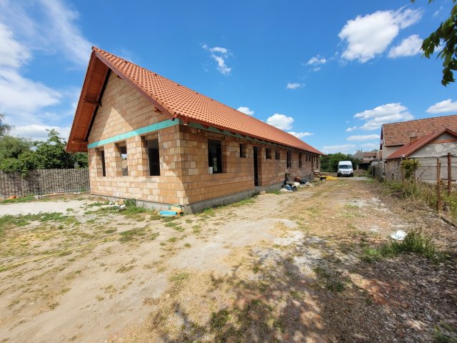 Eladó ikerház, Monoron 86.6 M Ft, 5 szobás / költözzbe.hu