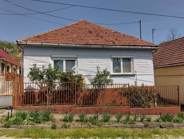 Eladó családi ház, Leányváron 51.9 M Ft, 3 szobás
