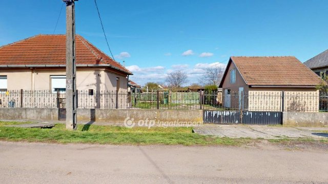 Eladó családi ház, Tiszalúcon 16.5 M Ft, 3 szobás