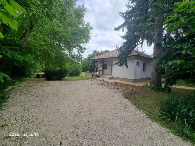 Eladó családi ház, Balatonakarattyán 139 M Ft, 3 szobás
