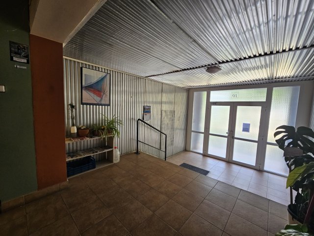 Kiadó panellakás, albérlet, Pécsett 130 E Ft / hó, 2 szobás