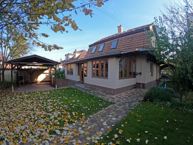 Eladó családi ház, Dunakeszin, Fő úton 179 M Ft, 4 szobás