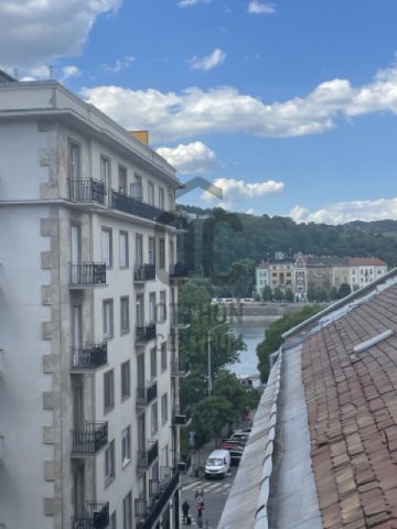 Eladó téglalakás, Budapesten, V. kerületben 247 M Ft, 3 szobás