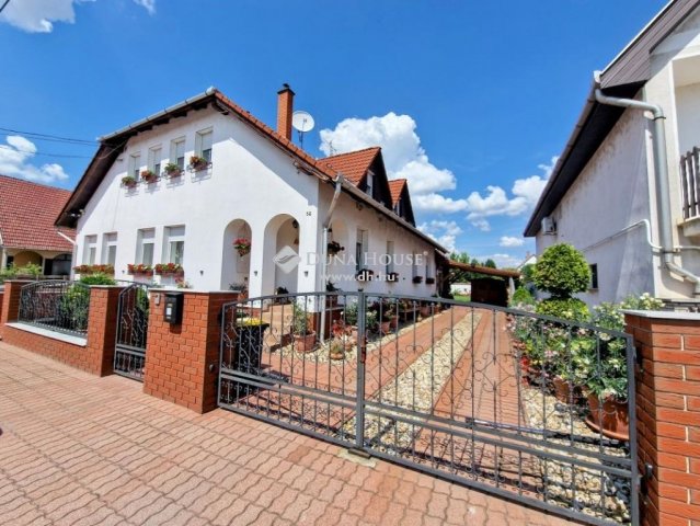 Eladó családi ház, Kiskőrösön 179 M Ft, 6 szobás