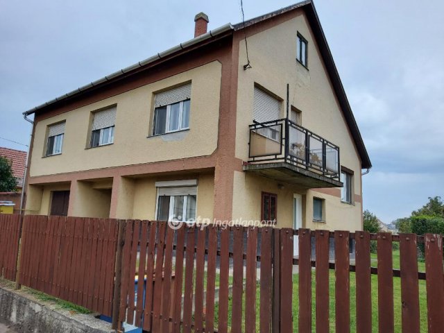 Eladó családi ház, Hatvanban 55.5 M Ft, 4 szobás