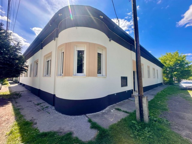 Eladó hotel, Cegléden 230 M Ft, 14 szobás / költözzbe.hu