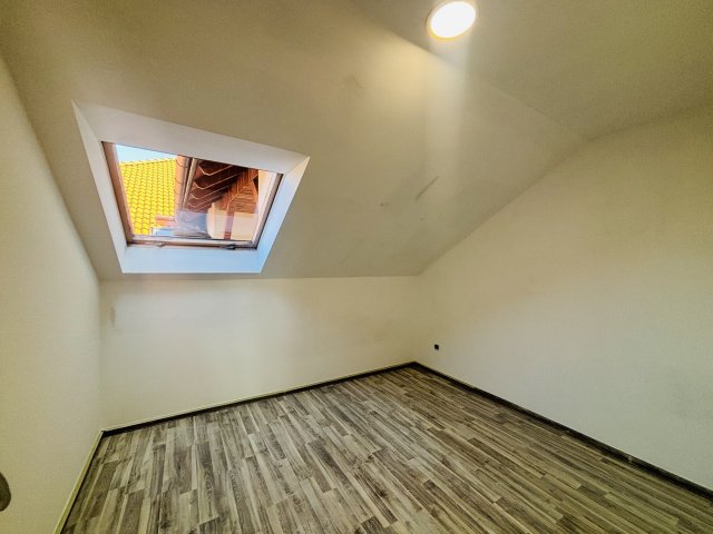 Eladó téglalakás, Cegléden 39.9 M Ft, 3 szobás
