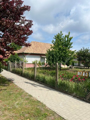 Eladó családi ház, Gárdonyban 44.9 M Ft, 2 szobás