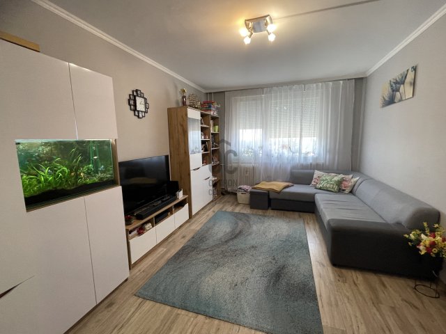 Eladó panellakás, Debrecenben 56.2 M Ft, 3 szobás