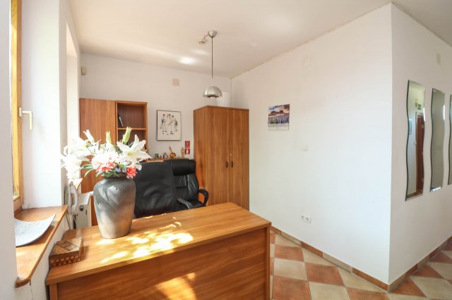 Eladó nyaraló, Etyeken 198 M Ft, 13 szobás / költözzbe.hu