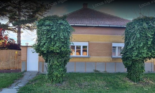 Eladó családi ház, Törökszentmiklóson 25 M Ft, 2 szobás