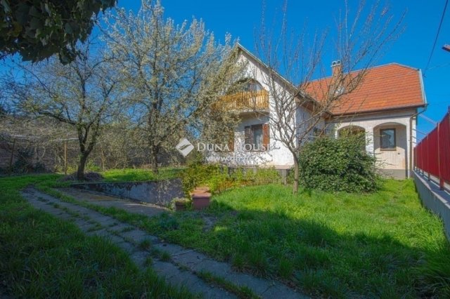 Eladó családi ház, Budapesten, XV. kerületben 121.9 M Ft