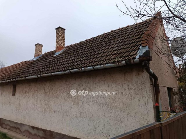 Eladó családi ház, Hajdúböszörményen 20 M Ft, 2+1 szobás