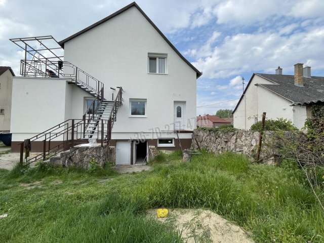 Kiadó téglalakás, albérlet, Kecskéden 180 E Ft / hó, 3 szobás