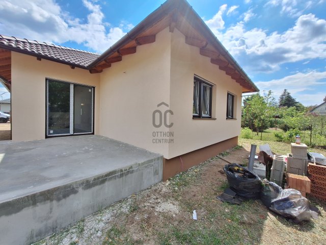 Eladó családi ház, Veresegyházon 135 M Ft, 4 szobás