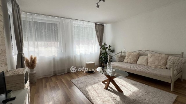 Eladó családi ház, Egerszalókon 94.9 M Ft, 7 szobás