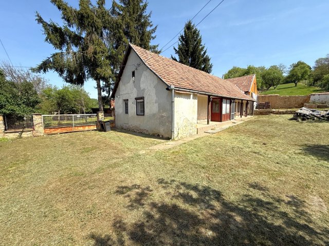 Eladó családi ház, Komlón 18.9 M Ft, 3 szobás
