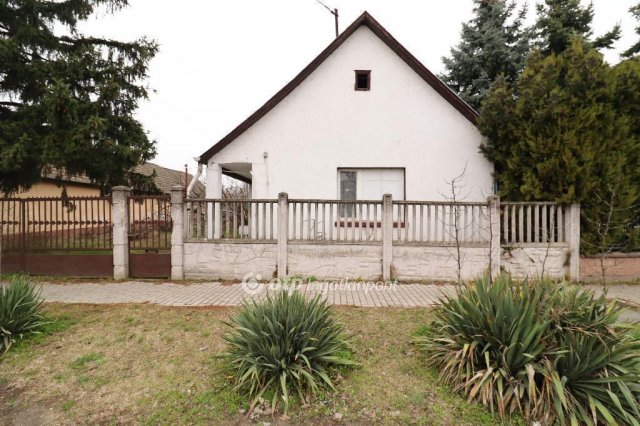 Eladó családi ház, Taksonyon 49.4 M Ft, 2 szobás