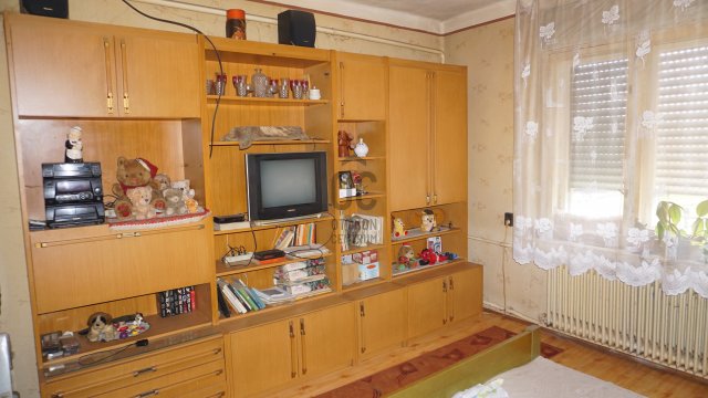 Eladó családi ház, Tiszafüreden 25 M Ft, 3 szobás