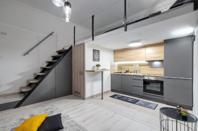Eladó téglalakás, Budapesten, VI. kerületben 49.5 M Ft, 1 szobás