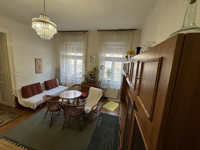 Eladó téglalakás, Budapesten, VI. kerületben 71 M Ft, 2 szobás