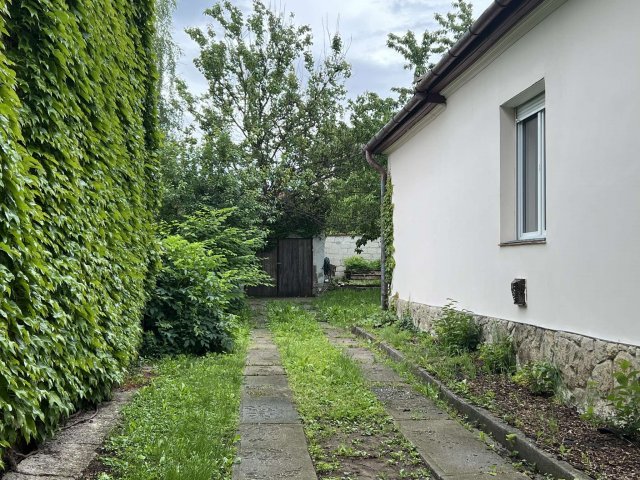 Eladó családi ház, Egerben 110 M Ft, 4 szobás