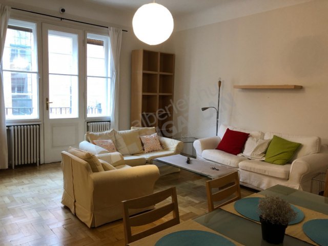 Kiadó téglalakás, albérlet, Budapesten, V. kerületben, 2 szobás