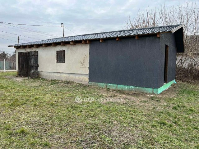 Eladó családi ház, Tápiógyörgyén 4.9 M Ft, 1 szobás