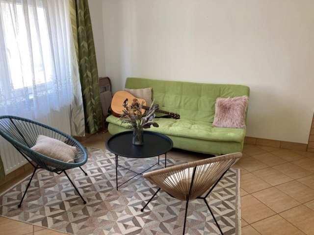 Kiadó téglalakás, albérlet, Pécsett 180 E Ft / hó, 1+1 szobás