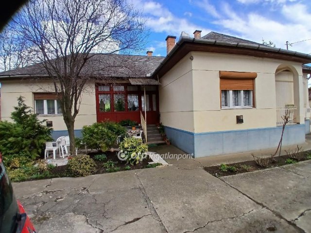 Eladó családi ház, Nagyrédén 39.5 M Ft, 3+1 szobás