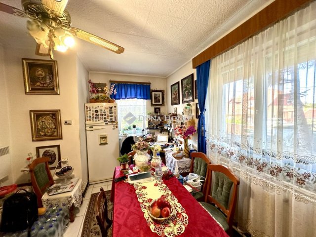 Eladó családi ház, Tahitótfalun 85 M Ft, 5 szobás
