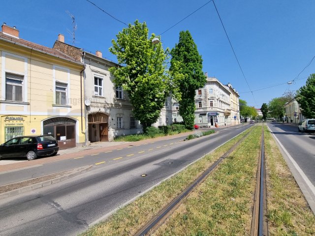 Eladó téglalakás, Szegeden 61.9 M Ft, 2+1 szobás