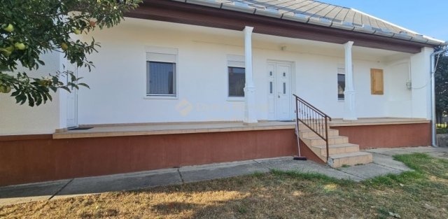 Eladó családi ház, Geresdlakon 28 M Ft, 2 szobás