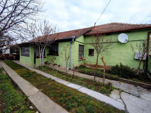 Eladó családi ház, Lánycsókon 10 M Ft, 3 szobás