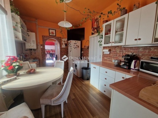 Eladó családi ház, Budapesten, XX. kerületben 64.9 M Ft