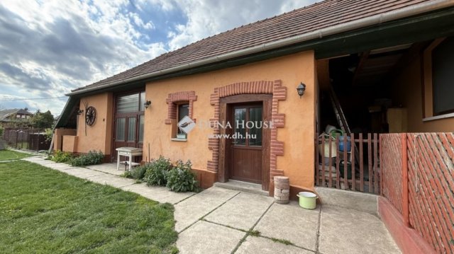 Eladó családi ház, Szirmabesenyőn 78 M Ft, 6 szobás