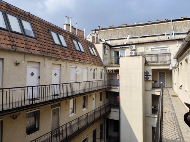 Eladó téglalakás, Budapesten, VI. kerületben 99.9 M Ft, 3 szobás