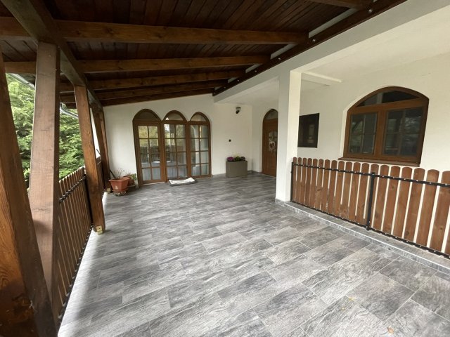 Eladó családi ház, Székesfehérvárott 175 M Ft, 6 szobás