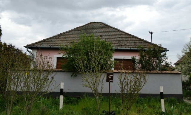 Eladó családi ház, Izsákon 32.9 M Ft, 3 szobás