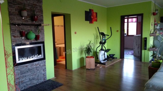 Eladó családi ház, Sajószentpéteren 69 M Ft, 8 szobás