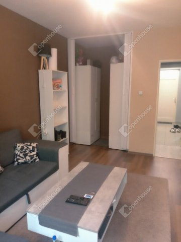 Eladó téglalakás, Szegeden 21 M Ft, 2+1 szobás
