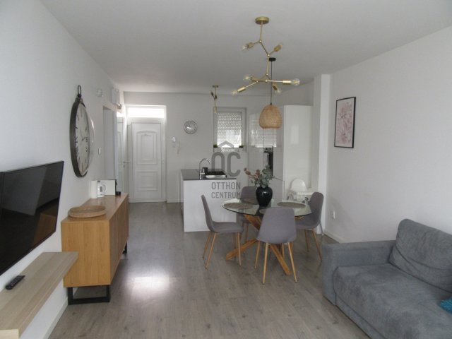 Kiadó téglalakás, albérlet, Debrecenben 350 E Ft / hó, 3 szobás