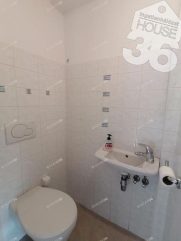 Eladó téglalakás, Kecskeméten 54 M Ft, 2 szobás