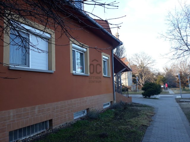 Eladó téglalakás, Kecskeméten 82 M Ft, 3 szobás
