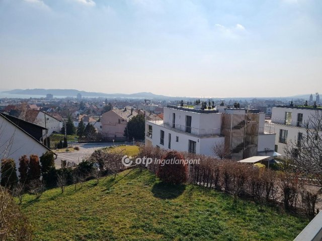 Eladó sorház, Balatonfüreden 149 M Ft, 5 szobás