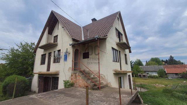 Eladó családi ház, Hajdúböszörményen 39.9 M Ft, 8 szobás
