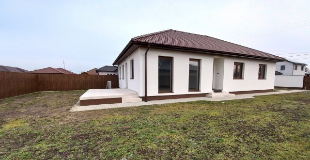 Eladó családi ház, Békéscsabán 107.1 M Ft, 4 szobás