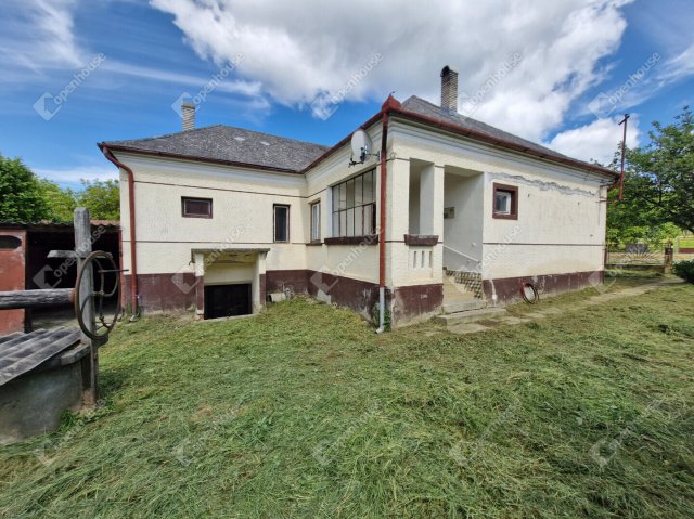 Eladó családi ház, Csörnyeföldön 19.9 M Ft, 3 szobás