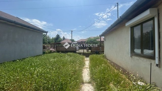 Eladó családi ház, Pilisen 30 M Ft, 2 szobás