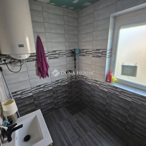 Eladó családi ház, Kecskeméten 42.9 M Ft, 1 szobás